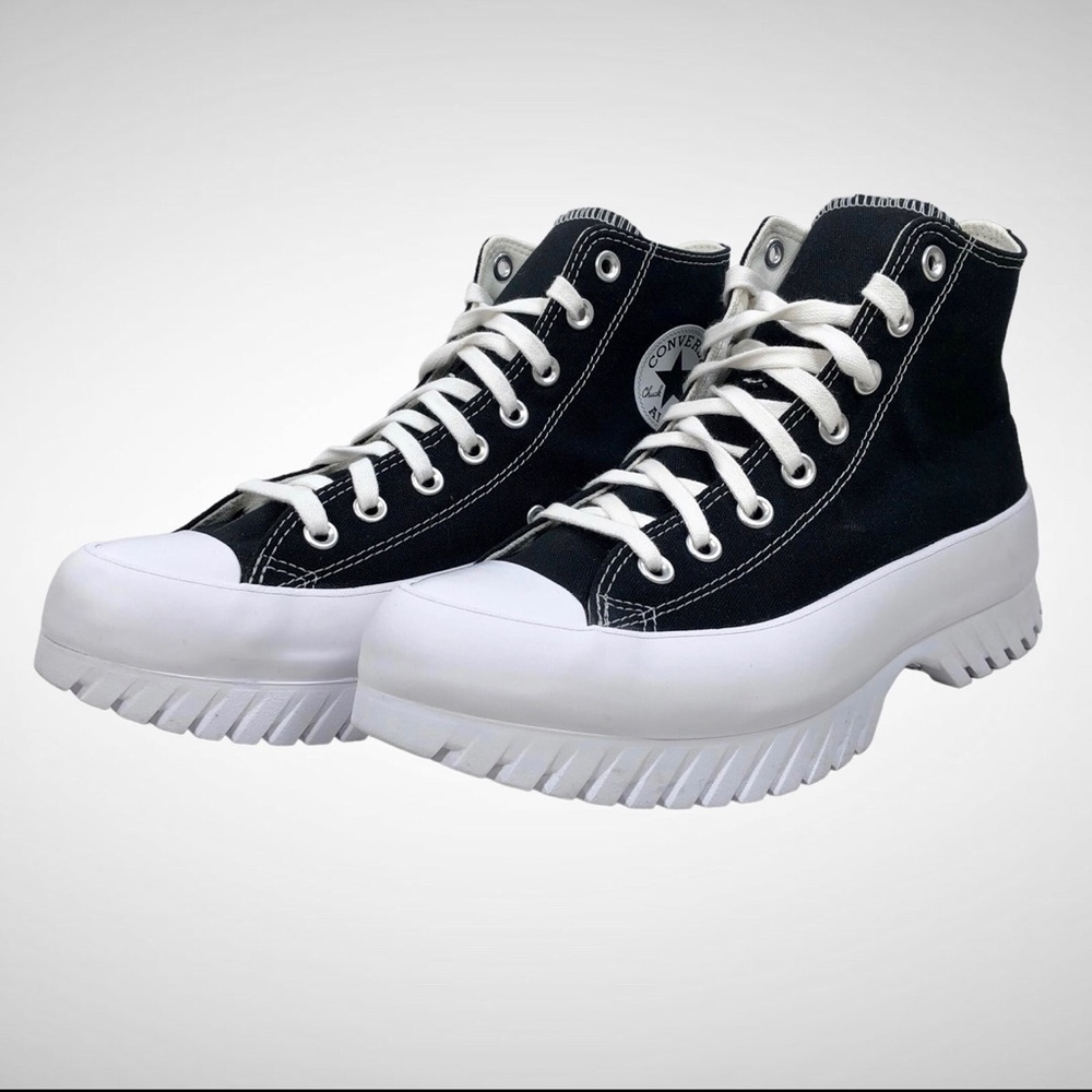 Converse Chuck Taylor All Star Lugged 2.0 Hi Sneaker Size Men’s 8.5/Womens 10.5!